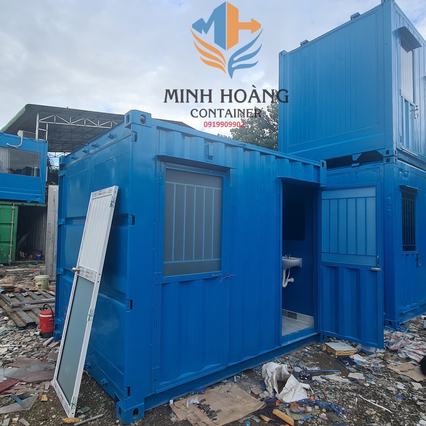 Container toilet 10 feet dùng cho văn phòng, nhà ở chia thành 2 phòng đầy đủ thiết bị